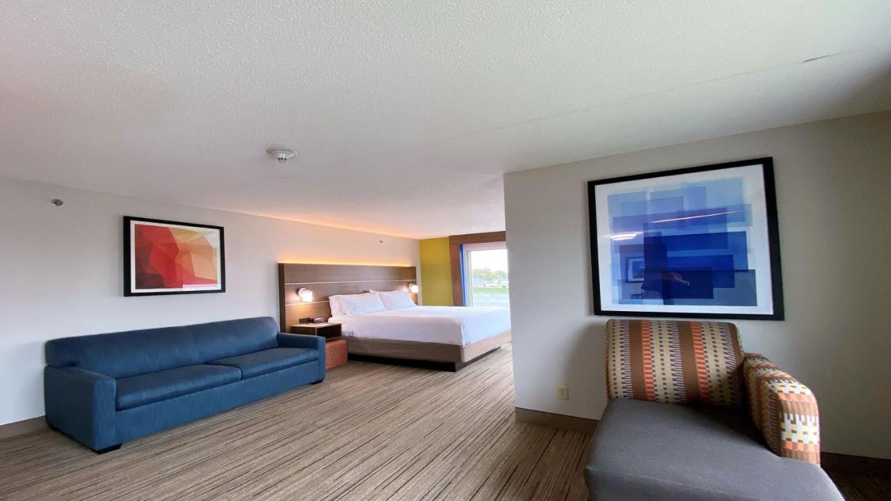 Holiday Inn Express Hotel & Suites Somerset Central By Ihg Exterior photo