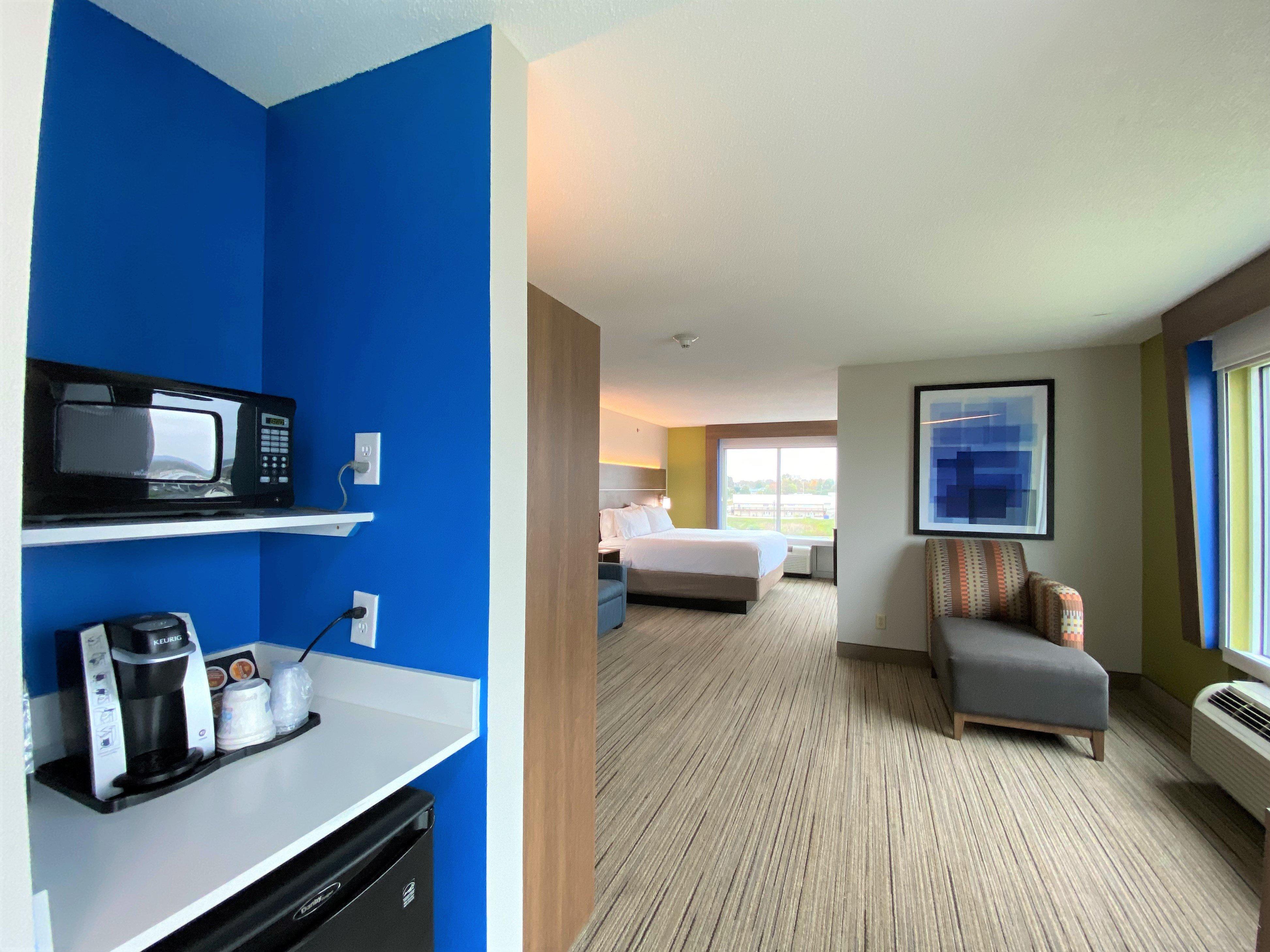 Holiday Inn Express Hotel & Suites Somerset Central By Ihg Exterior photo